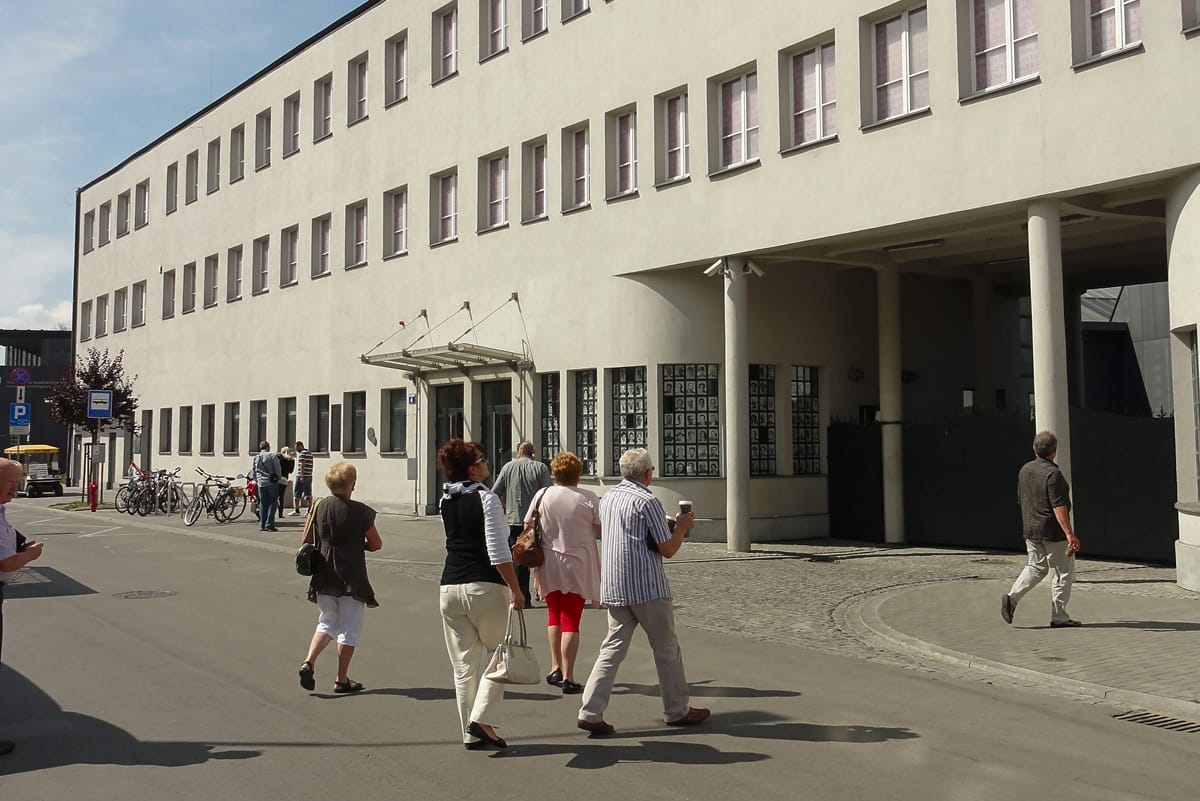 Historische Fassade der Oskar Schindler Fabrik in Krakau, heute Museum