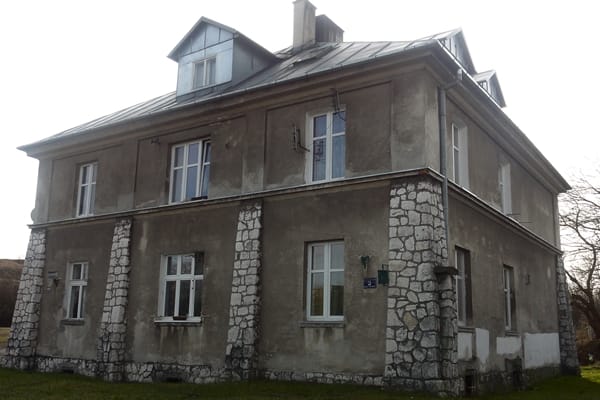 Historisches Graues Haus im ehemaligen Konzentrationslager Plaszczow in Krakau, Polen