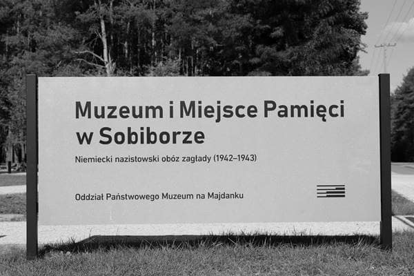 Eingang zur Gedenkstätte Sobibor