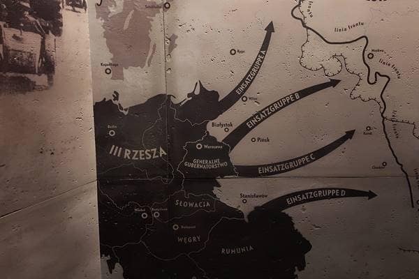 Karte mit den Stoßrichtungen der Einsatzgruppen A, B, C und D während des deutschen Überfalls auf die Sowjetunion 1941 (Operation Barbarossa)