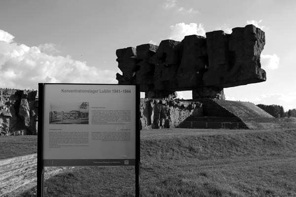 Ehrenmal des Kampfes und Martyriums in Majdanek