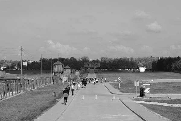 Wachturm und Lagerstraße Majdanek