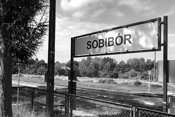 Bahnhof Sobibór mit GleisenGedenkstätte Sobibor
