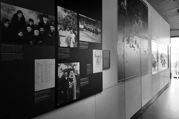 Historische Fotos der Deportationen im Museum Sobibor