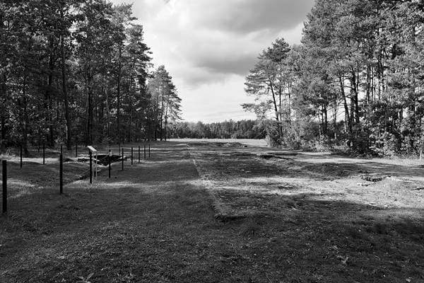 Überreste von Baracken des Arbeitslagers Treblinka I