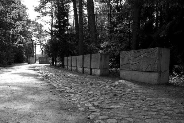 Eingang zum Vernichtungslager Treblinka II